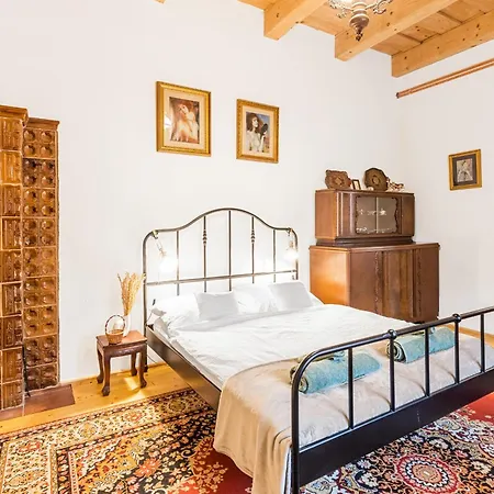 Sovi Dom- Historicke Z 19 Storocia, 4km Od Banskej Stiavnice *