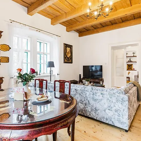 Holiday home Sovi Dom- Historicke Z 19 Storocia, 4km Od Banskej Stiavnice *