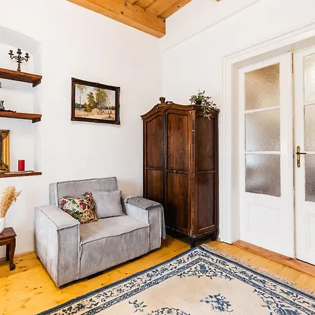 Sovi Dom- Historicke Z 19 Storocia, 4km Od Banskej Stiavnice Holiday home *