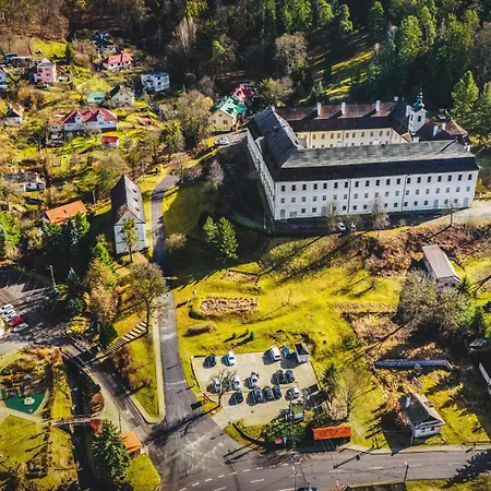 Holiday home Sovi Dom- Historicke Z 19 Storocia, 4km Od Banskej Stiavnice *