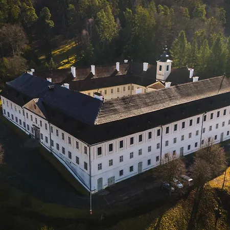 Nyaraló Sovi Dom- Historicke Z 19 Storocia, 4km Od Banskej Stiavnice *