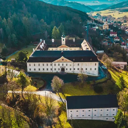 Soví Dom- Historické Z 19 Storočia, 4km Od Banskej štiavnice