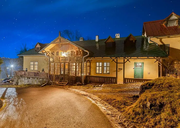 Soví Dom- Historické Z 19 Storočia, 4km Od Banskej štiavnice Сasa de vacaciones *