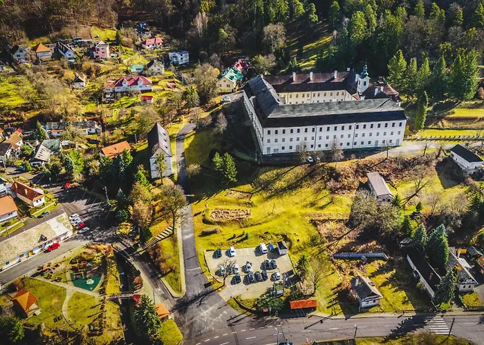 Сasa de vacaciones Soví Dom- Historické Z 19 Storočia, 4km Od Banskej štiavnice *